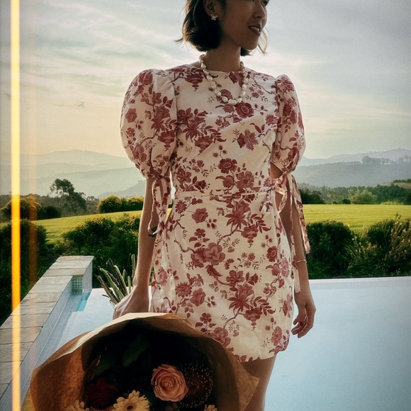 Like new THE VAMPIRE’S WIFE Red Floral Wrapsody Mini Dress - Picture 5 of 16